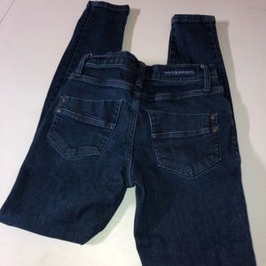 💛Rock & Republic 2 skinny jeans